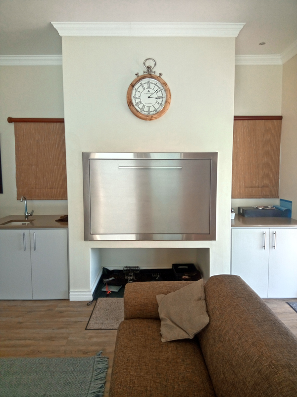 Professional Built-in Braai with slide-in door  installed